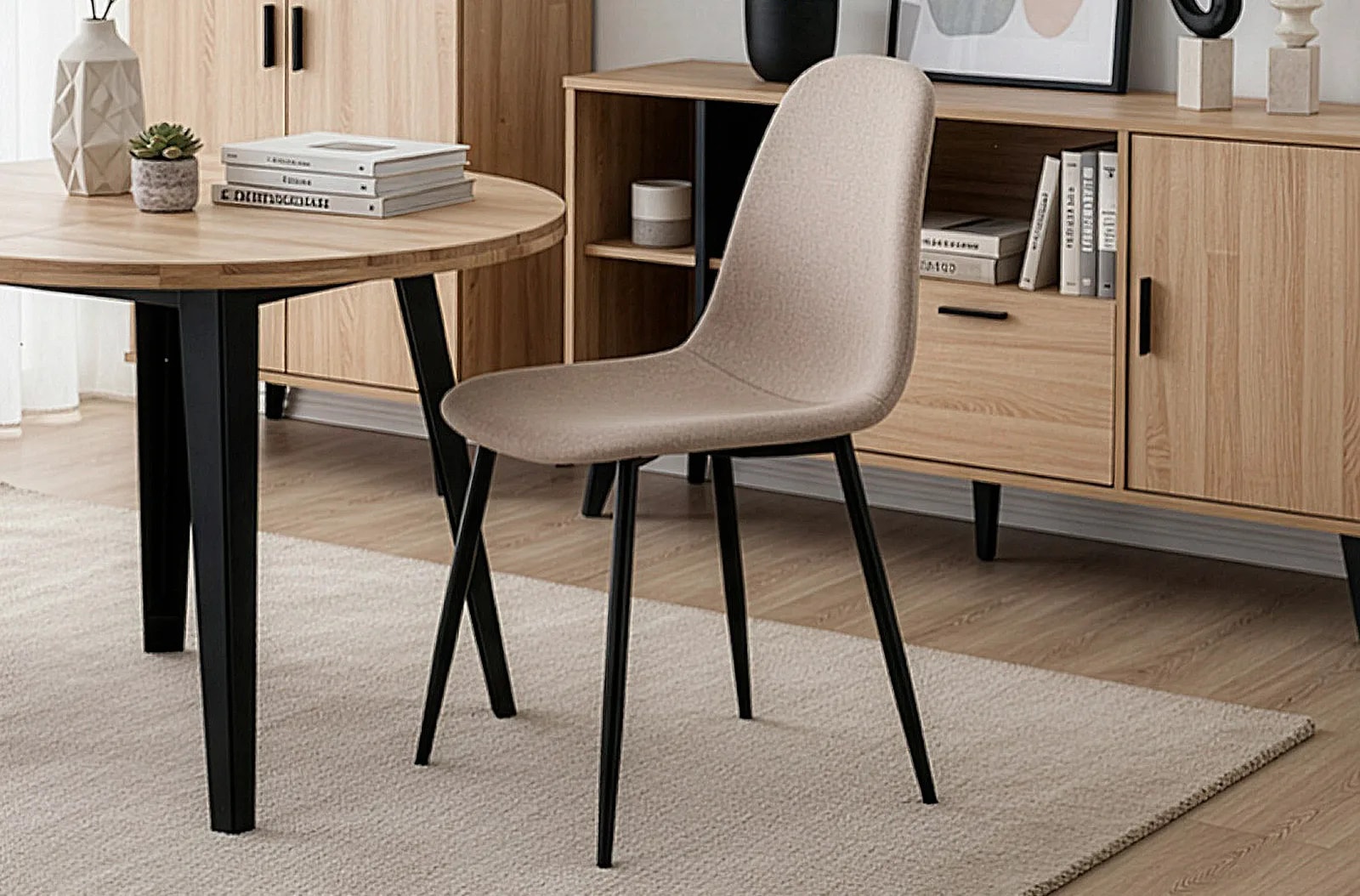 Silla de comedor Hall, tejido beige en un salón