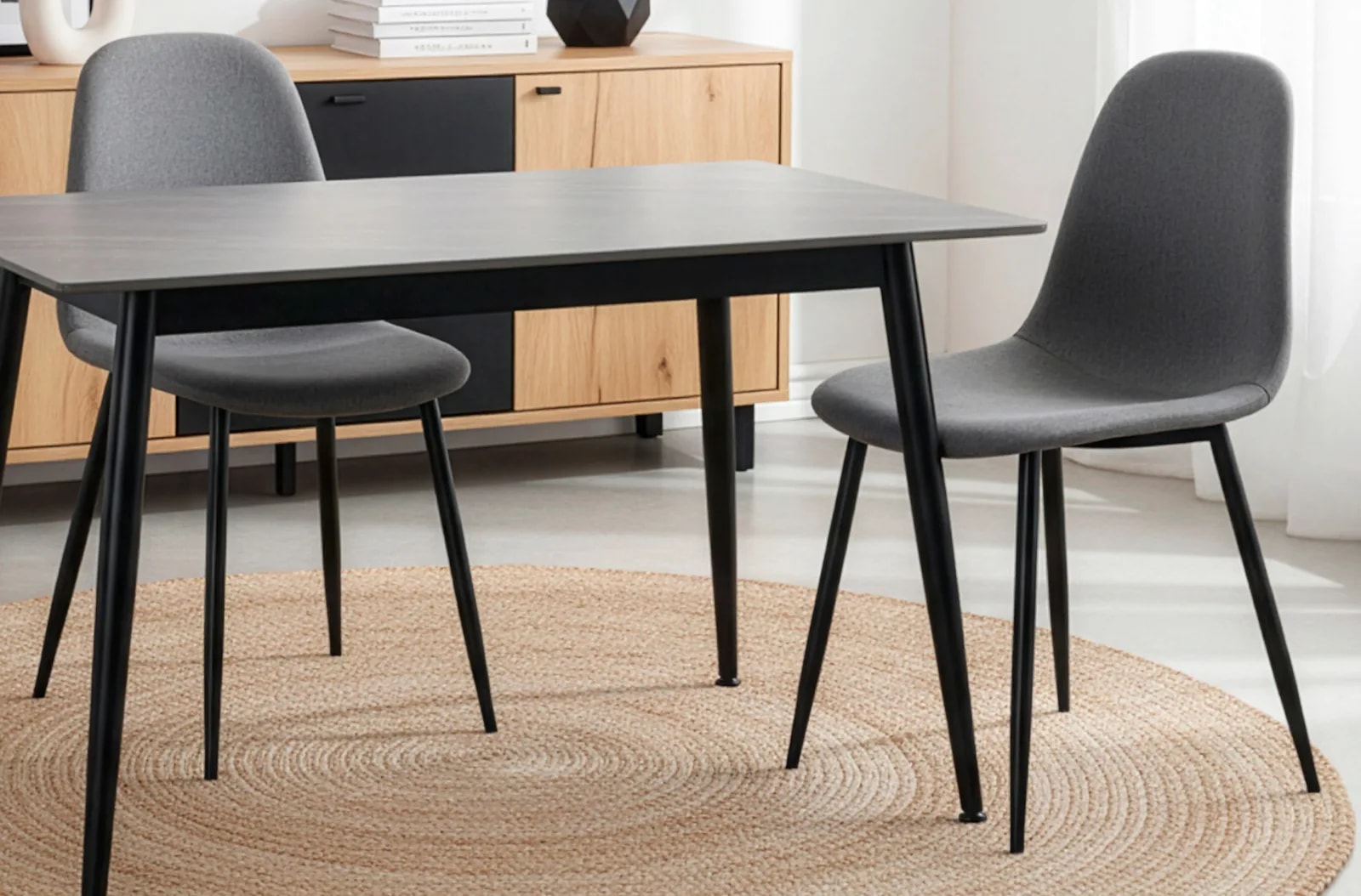 Silla de comedor Hall, tejido gris en un salón