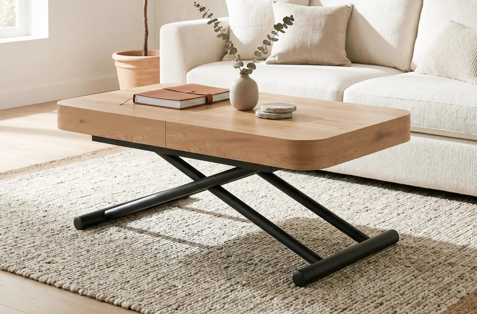Mesa de centro elevable eléctrica Turín, roble / negro en un salón